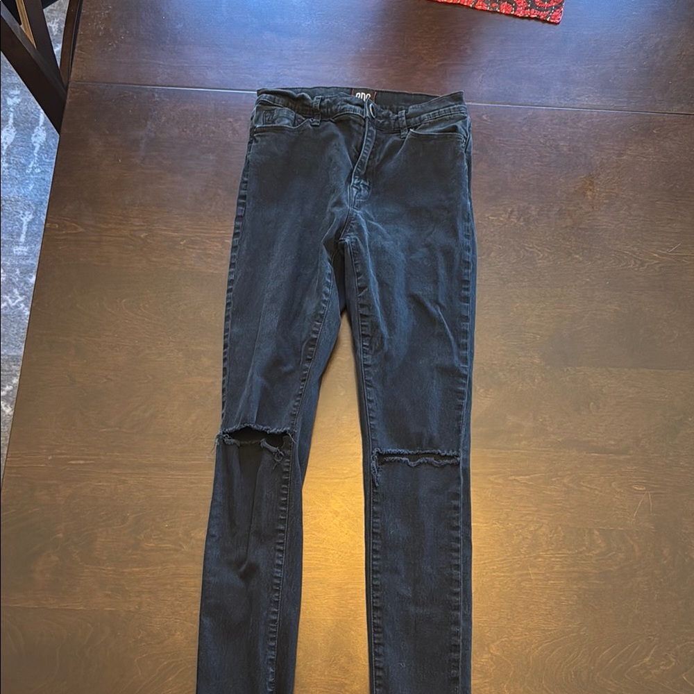 BDG Black Skinny Jeans with Distressed Knee